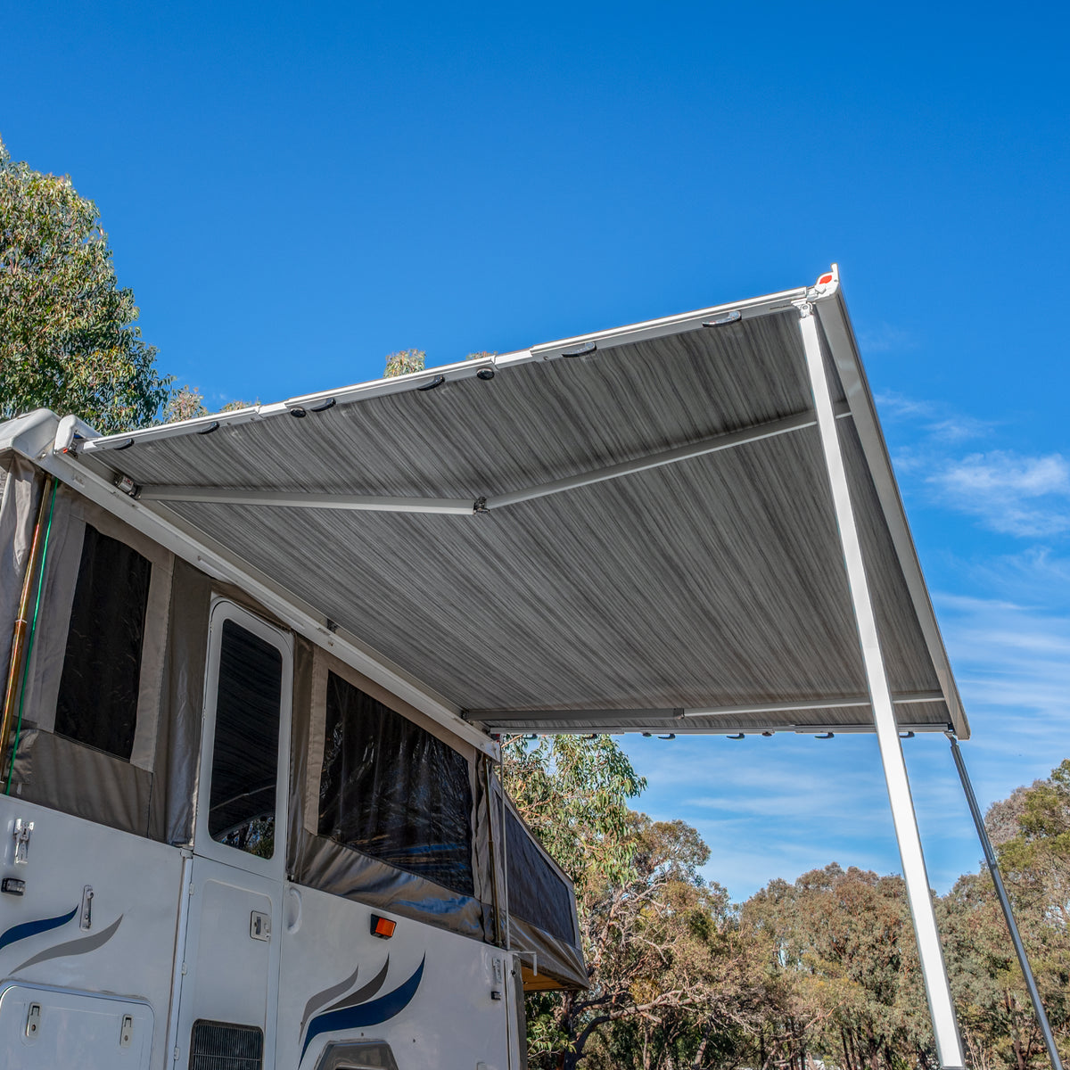 Anti-Flap Kit PRO+ W/ Curved Roof Rafter – Fitted