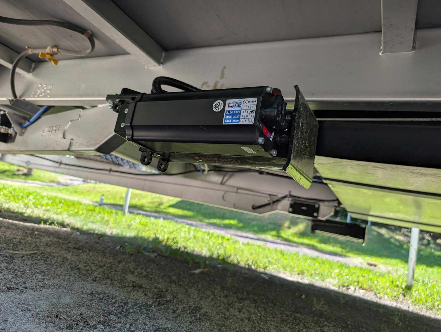Redfoot AutoLift Levelling System - Fitted