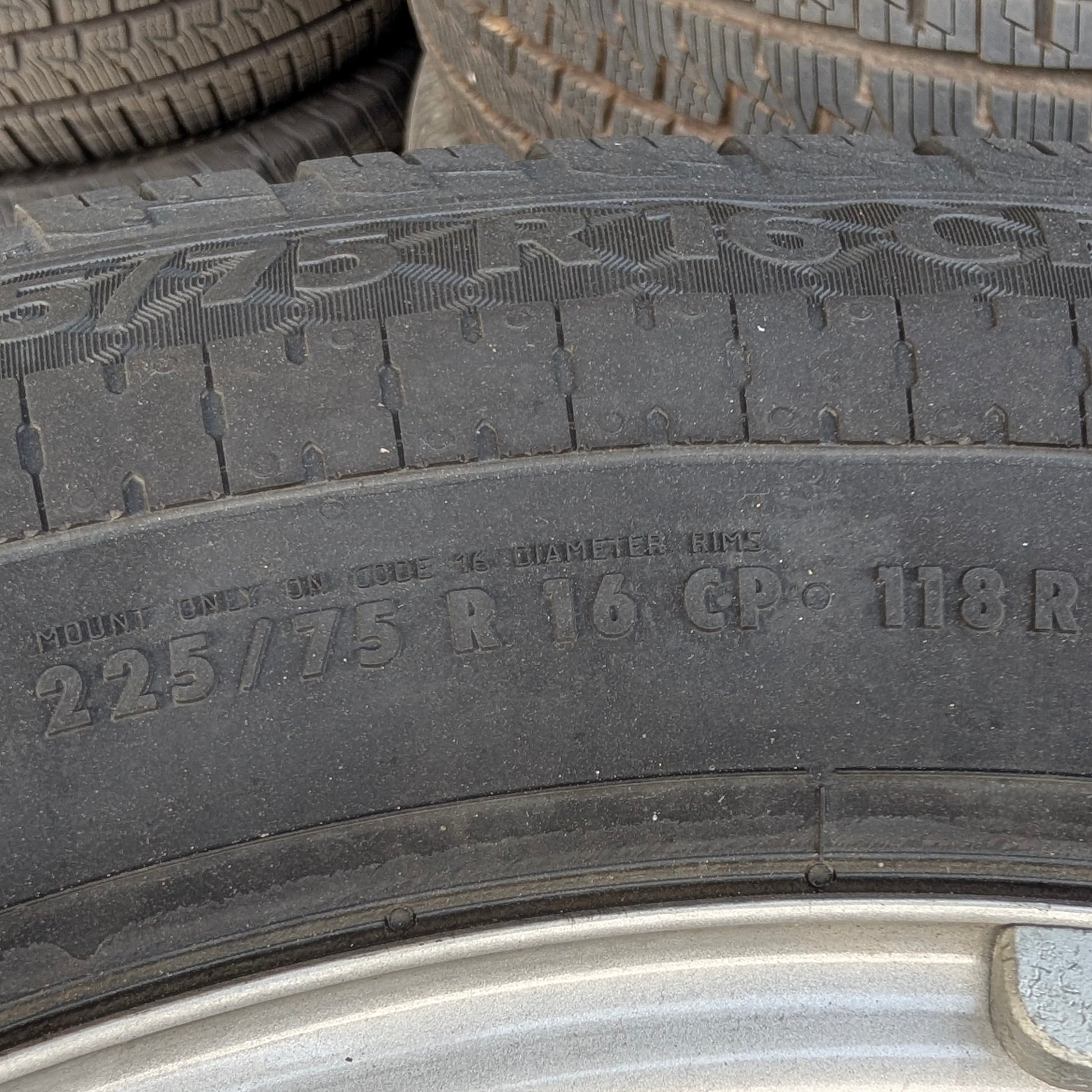 continental vanco camper 225/75 r16 cp Continental Van Connect Camper 225/75R16 – Off-Grid Touring